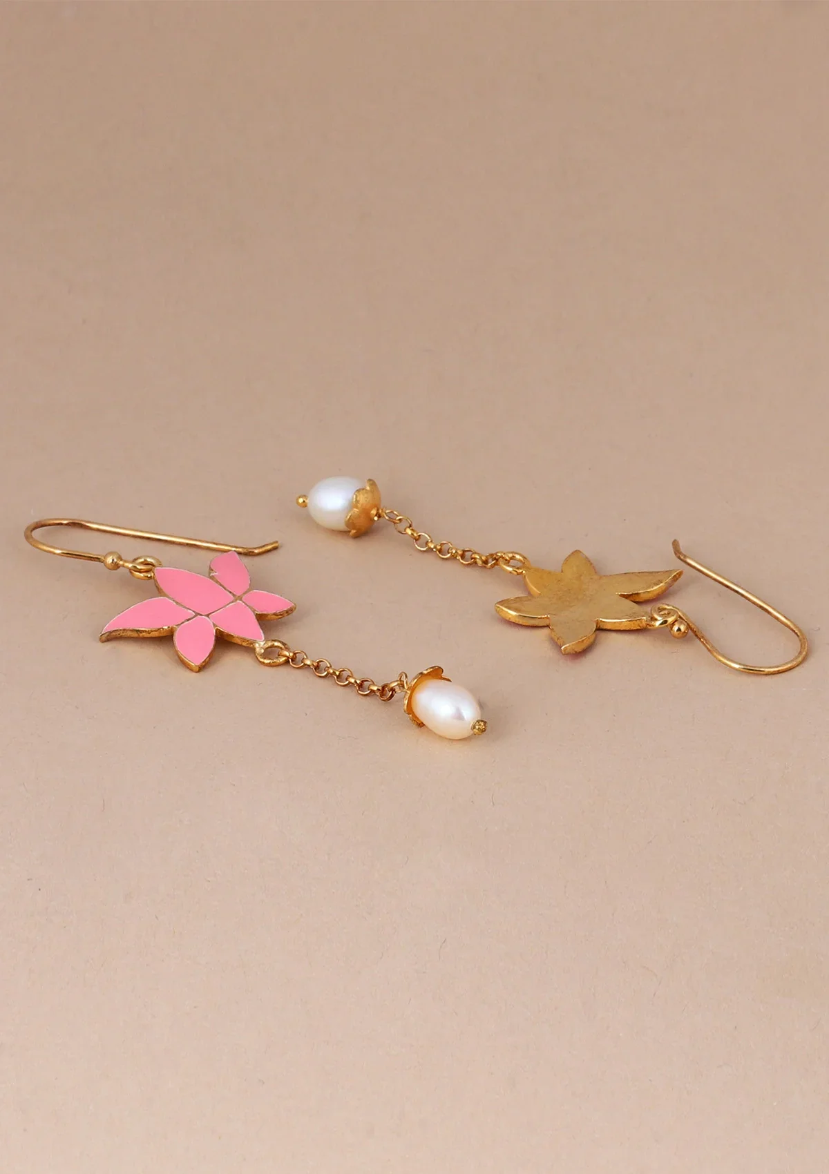 Gold Finish Silver Lotus Pendant Necklace with Earrings - Image 4
